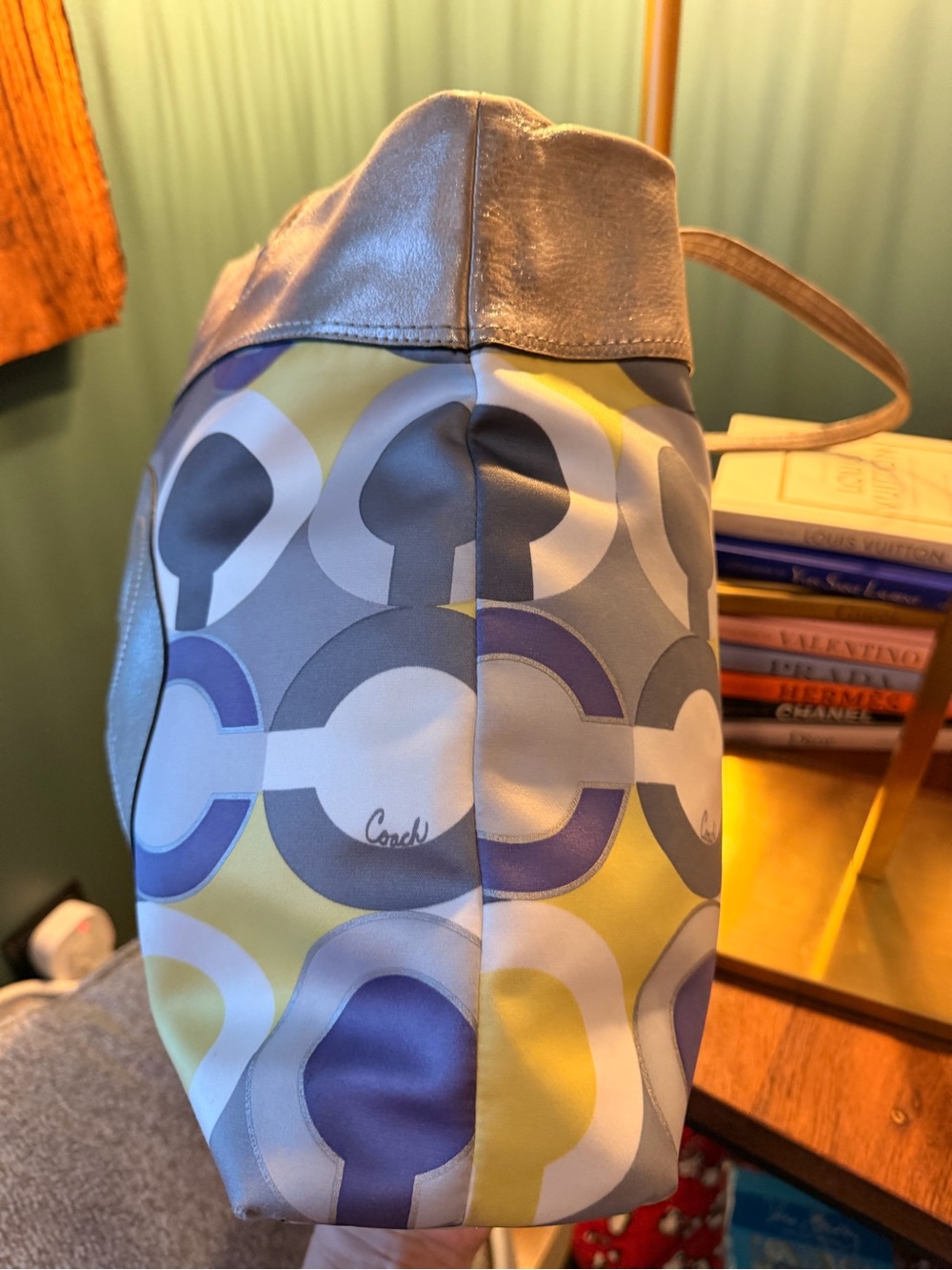 Coach Julia Op Art Signature Scarf Print Perry Tote - Picture 4 of 7